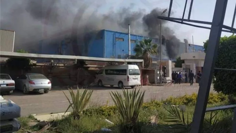 حريق مصنع بطاطين في المنطقة الصناعية الثالثة بالعاشر من رمضان