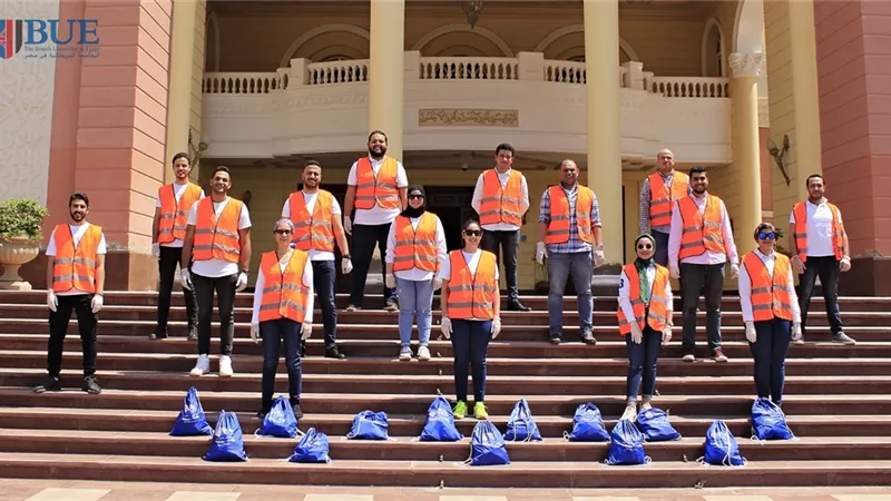 الجامعة البريطانية فى مصر تطلق مبادرة توزيع مستلزمات الوقاية من الكورونا.