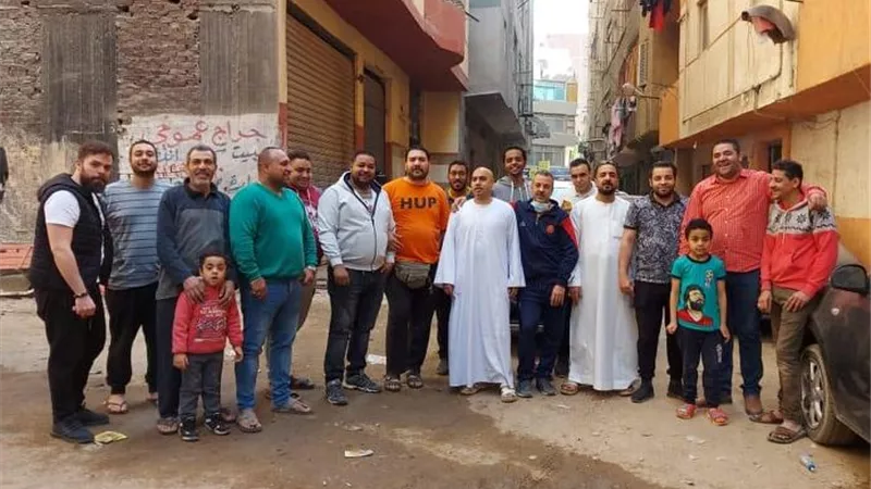 «كتلة شباب الطوابق» يدعم المضارين من كورونا بـ1200 شنطة مواد غذائية .. صور