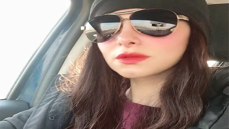 انجى خطاب تخطف الانظار بأحدث إطلالتها