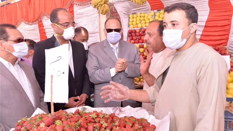 محافظ أسيوط يفتتح معارض حزب مستقبل وطن للسلع الغذائية بأسعار مخفضة بحي غرب