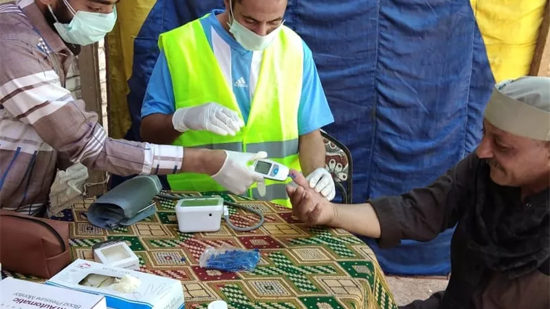 لمواجهة الكورونا.. نقاط المراقبة الصحية بنقادة تواصل استقبال المواطنين