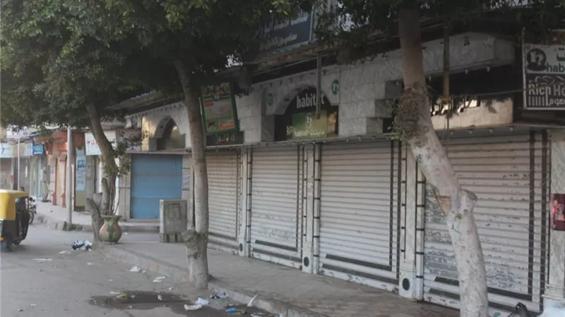 محافظ كفرالشيخ يشيد بأصحاب المحال لتنفيذ قرار الغلق