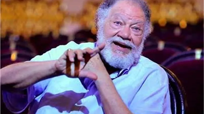 قصة تحول الفنان يحيى الفخراني من الطب للتمثيل