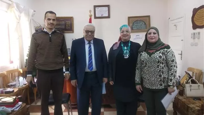 ٣٠٠ الف جنيه للعماله غير المنتظمه من جمعية طريق الخير بالفشن