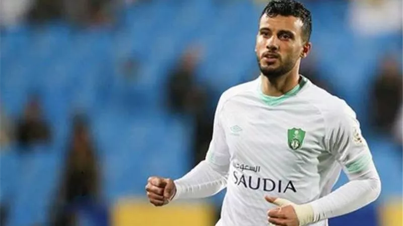 عمر السومة يكشف موقفه من تخفيض راتبه مع أهلي جدة