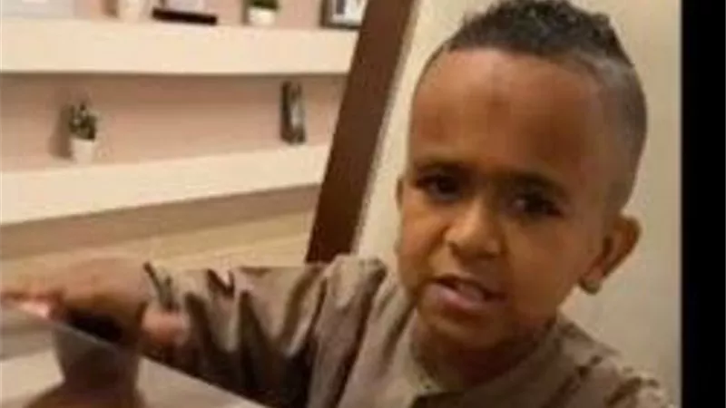 الطفل عبد الله صاحب أغنية يا كارونا: 