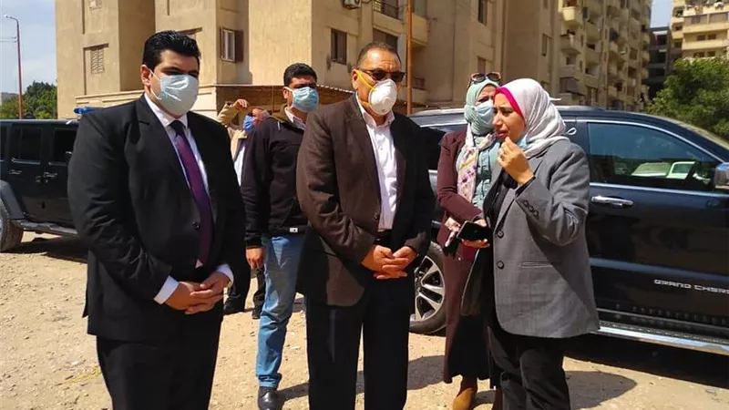 محافظ الشرقية ونائباه يتفقدون اعمال التطوير بنادي النهر ومركز التنمية الثقافية