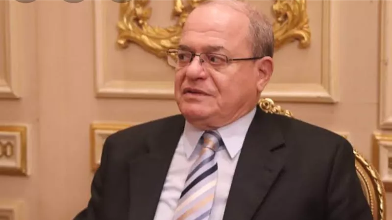 حسن بسيونى: من يتخلى عن الشعب فى أزماته لايستحق العيش على أرضه