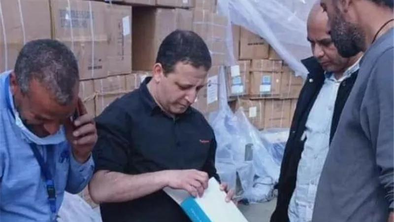 مطار القاهرة يستقبل شحنة مستلزمات طبية من الصين
