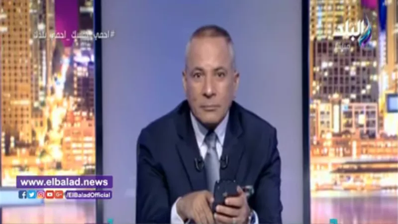 أحمد موسى: تميم هرب إلى جزيرة بريطانية بعد إصابة 30 ألف قطرى بـ