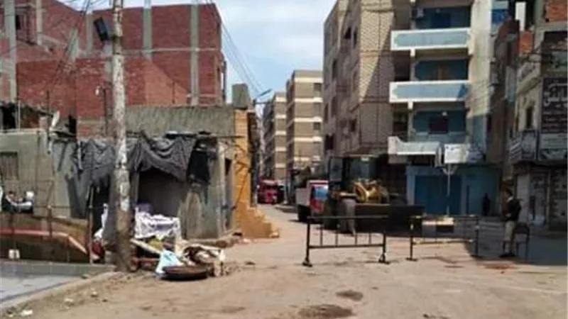 تطهير ومسح طبي لأهالي عزبة اللبن في التل الكبير بالإسماعيلية.صور