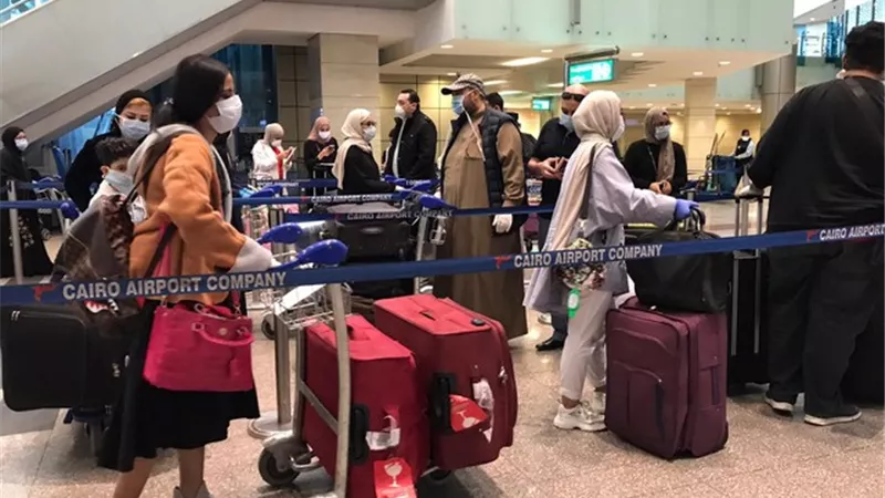165 مواطن وطالب بحريني يعودون اليوم إلى البحرين مغادرين القاهرة