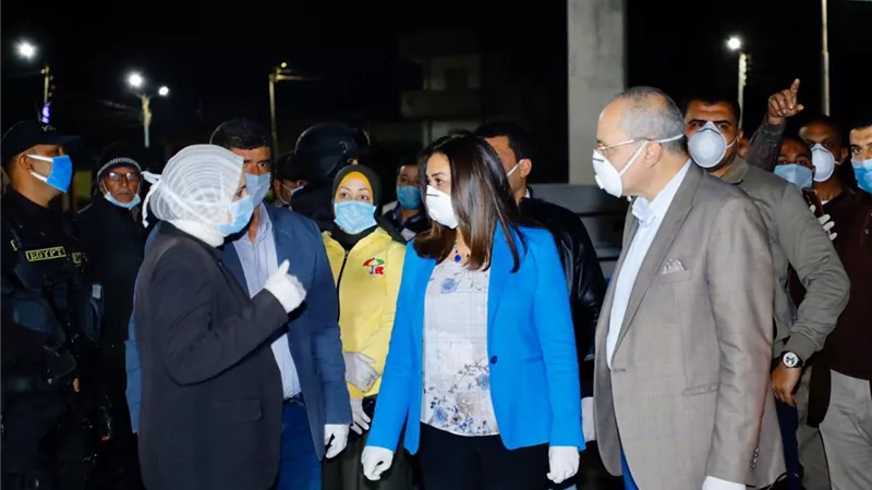 محافظ دمياط تقود حملة تطهير وتعقيم بمدن فارسكور والسرو والزرقا وتأمر بغلق محال مخالفه