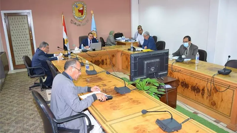 مجلس جامعة سوهاج يقرر التبرع بربع مليون جنيه لصندوق تحيا مصر لمساندة العمالة غير المنتظمة