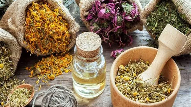 3 أعشاب تخلصك من نزلات البرد
