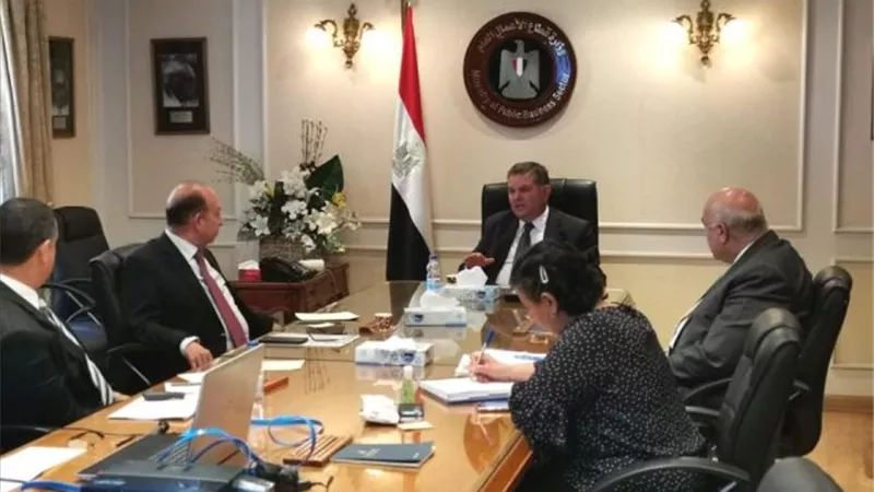 وزير قطاع الأعمال: تشغيل 3 محالج قطن مطورة نهاية 2020