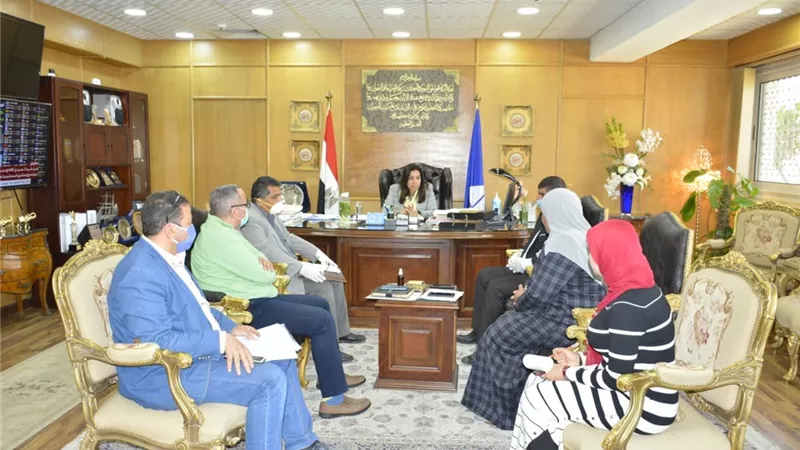 محافظ دمياط تتابع مشروعات المياه والصرف