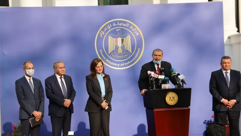 5 وزراء يستعرضون إجراءات صرف منحة الرئيس للعمالة غير المنتظمة .. غدا