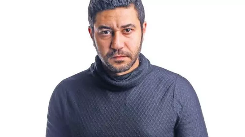 بكلمات مؤثرة.. محمد عز ينعى والدة الفنانة دنيا عبد العزيز