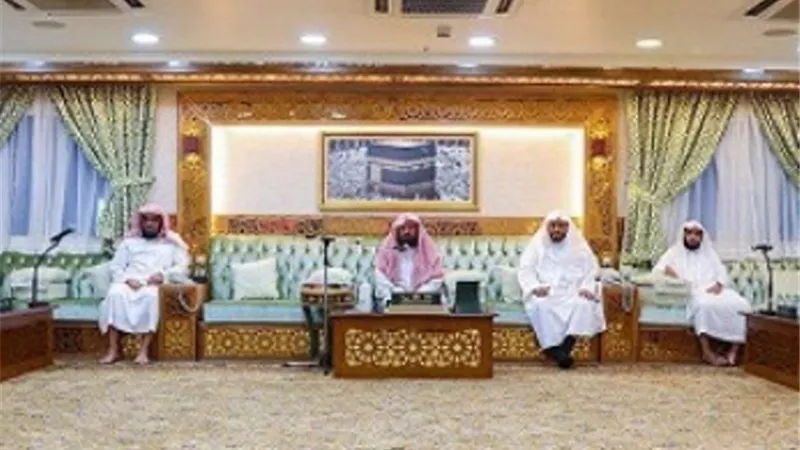 السديس يُشيد بجهود أئمة الحرم المكي في مواجهة جائحة كورونا