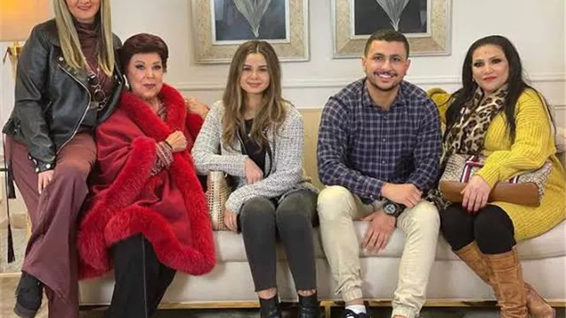 علي غزلان يعترف بـحبه لـ منة عرفة