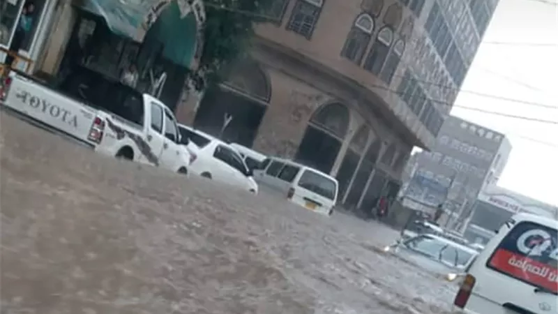 أمطار غزيرة وسيول جارفة تتسبب بأضرار كبيرة في صنعاء