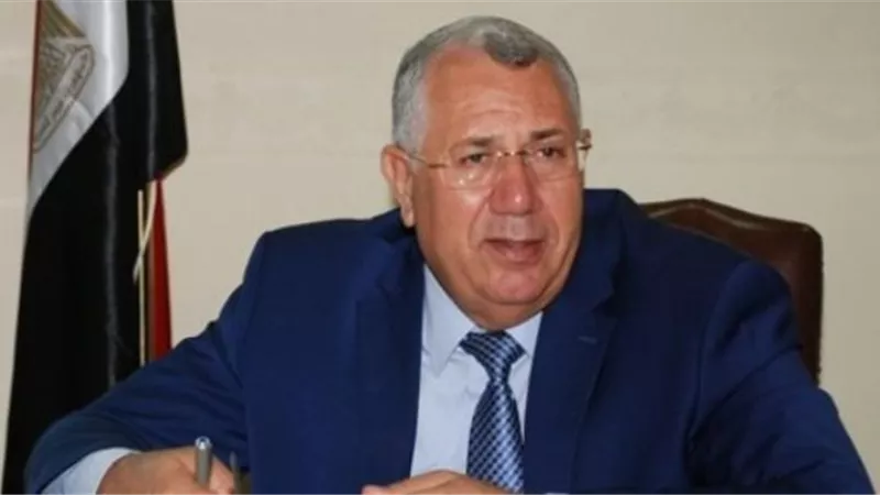 وزير الزراعة يناشد المواطنين عدم نزول الشارع إلا للضروة القصوى