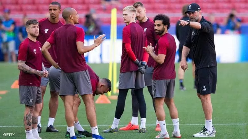أندية البريميرليج تطالب اللاعبين بايقاف التدريبات
