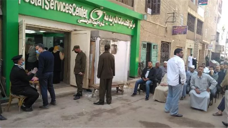 انتظام صرف المنحة الرئاسية لدعم العمالة الغير منتظمة