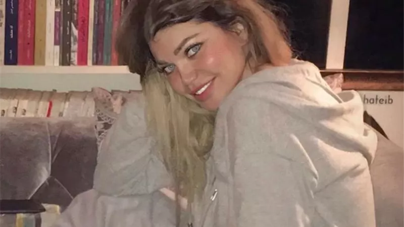 شاهد .. أحدث إطلالة للفنانة ياسمين الخطيب من الحجر المنزلى