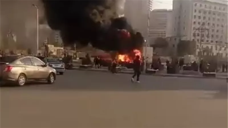 السيطرة على حريق مفاجئ فى ميدان التحرير