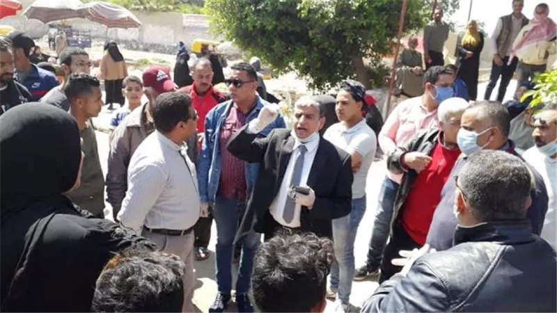 فض السويقات ومنع التجمعات فى التل الكبير.. بالصور
