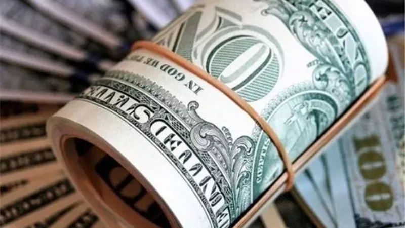 كورونا وأسواق العالم.. الدولار يبدد مكاسب الذهب وهبوط أسهم أوروبا
