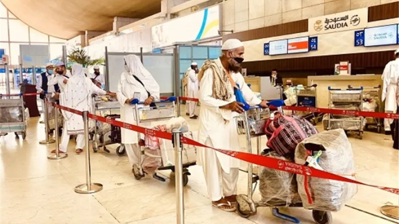 الحج والعمرة تُشرف على مغادرة معتمري باكستان وبنجلاديش