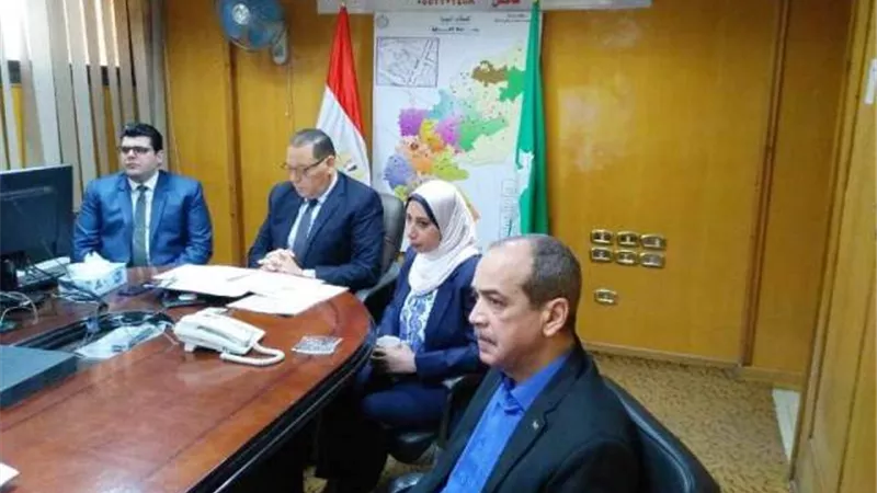 غراب يُشدد على رؤساء المراكز والمدن والأحياء بتكثيف أعمال النظافه أثناء الحظر