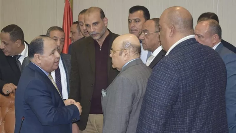 وزير المالية يوافق على طلب الكمونى بعدم الحجز على التجار ٠٠الا بعد العرض عليه شخصيا-صور