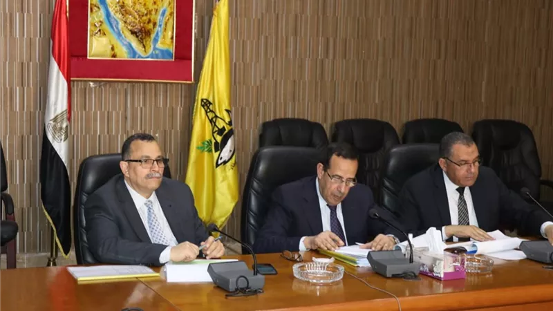 خلال اجتماع مجلس المحافظين محافظ شمال سيناء يستعرض جهود المحافظة في مواجهة كورونا