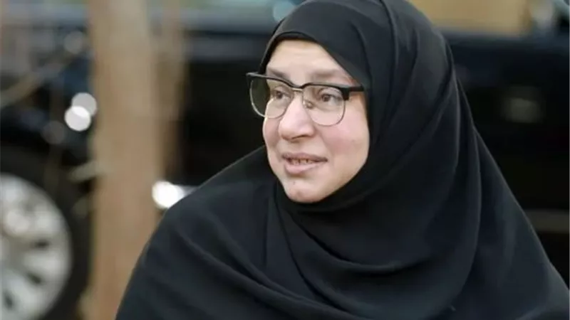 فتاة تشعل التيك توك بسبب تقليدها لـ عبلة كامل..فيديو