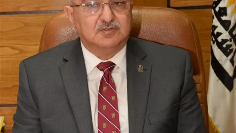 رئيس جامعة أسيوط يُعلن الأحد والاثنين أجازة للعاملين بقطاعات الجامعة التعليمية والإدارية