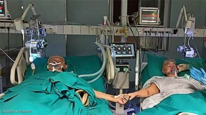 بسبب كورونا ....مسنان يحتفلان بذكرى زواجهما الـ50 في الرعاية المركزة