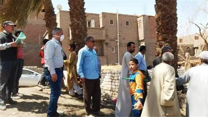 تنفيذ ١٤ قرار إزالة في حملة مكبرة بمركز أسيوط.. بالصور