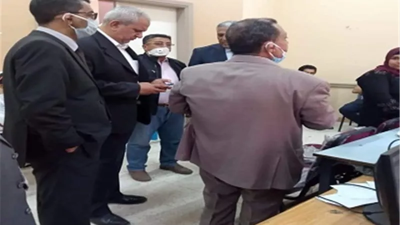 محافظ الجيزة يتابع إنتظام سير إجراءات صرف المنحة المقرره للعماله غير المنتظمه