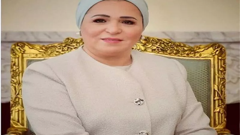 حرم الرئيس السيسى تجرى اتصالا هاتفيا بوالدة محمد الحوفى شهيد الواجب الوطنى لتقديم العزاء