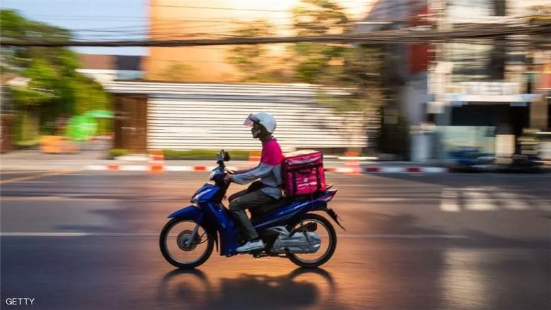 عامل توصيل طلبات يجبر 72 أسرة هندية للخضوع لحجر صحي