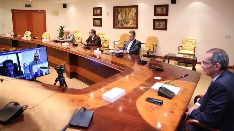 وزيرا البيئة والإتصالات يدشنان موقعاً إلكترونياً لإدارة مخلفات الرعاية الصحية