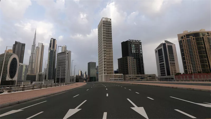 دبي تمدد حظر التجوال لأسبوع إضافي