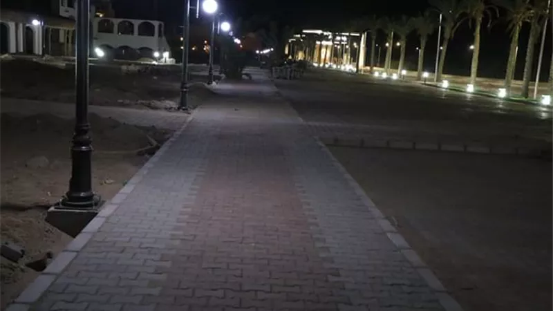محافظ جنوب سيناء يتفقد انارة طريق سكن العاملين وطريق نبق الخلفي بشرم الشيخ