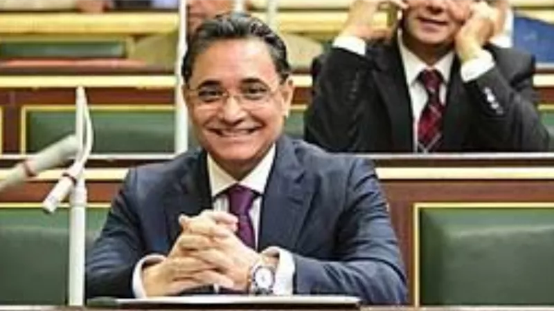 عبد الرحيم على يهنئ البابا تواضروس بعيد القيامة