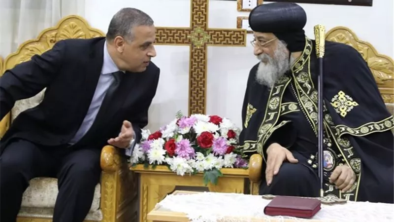 محافظ سوهاج يهنئ البابا تواضروس والأخوة المسيحيين بمناسبة الاحتفال بعيد القيامة المجيد